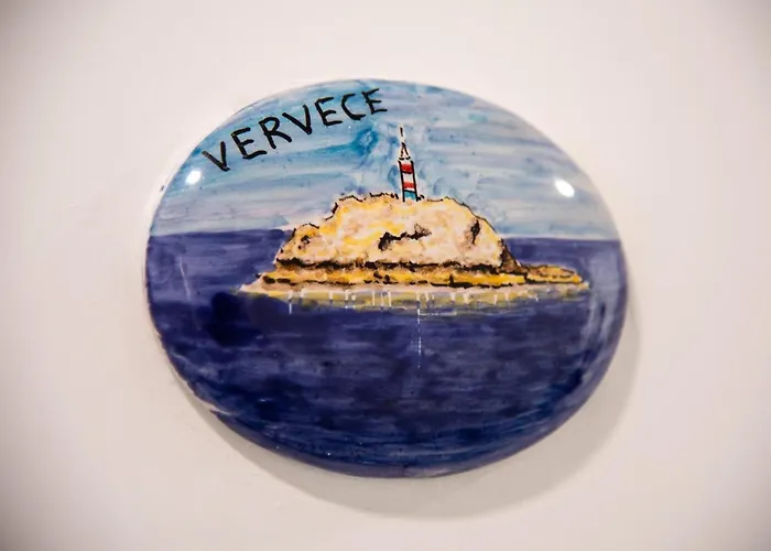 Marina Grande & Апартаменти *