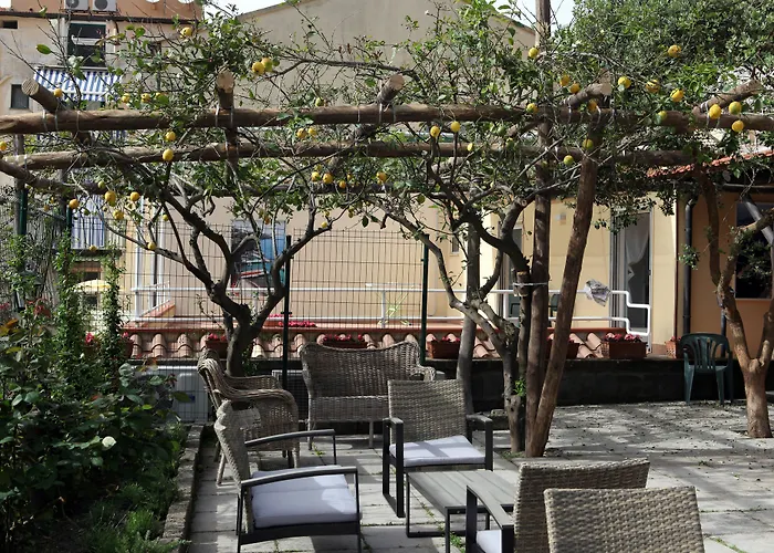 Апартаменти Marina Grande &