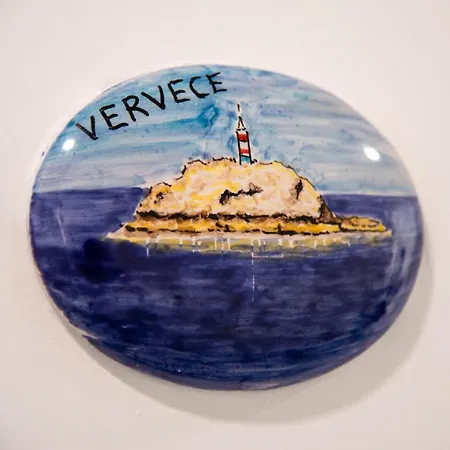 Marina Grande & شقة *