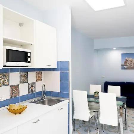 Marina Grande & سورينتو