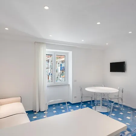 Marina Grande & شقة