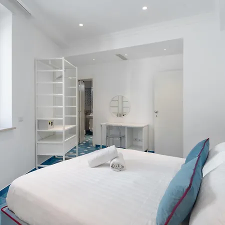 شقة Marina Grande & *