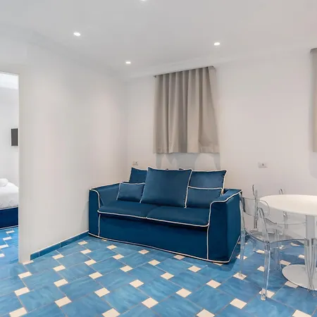 Marina Grande & شقة