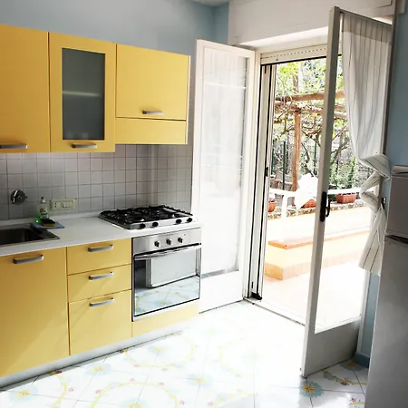 Marina Grande & شقة