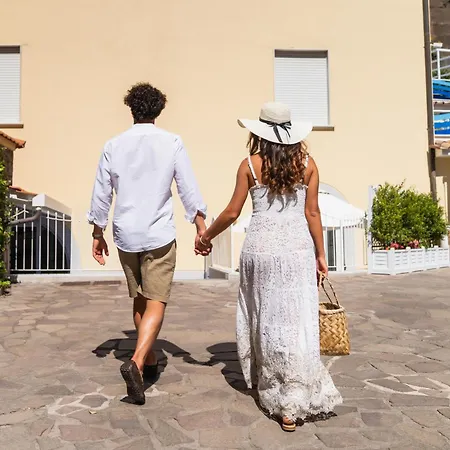 Marina Grande & Apartman *