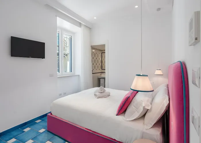 Marina Grande & Apartman *