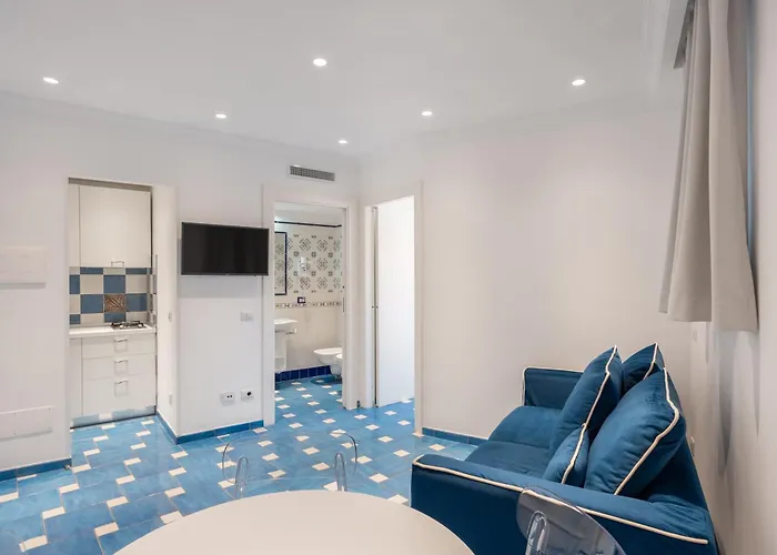 Marina Grande & Apartman *